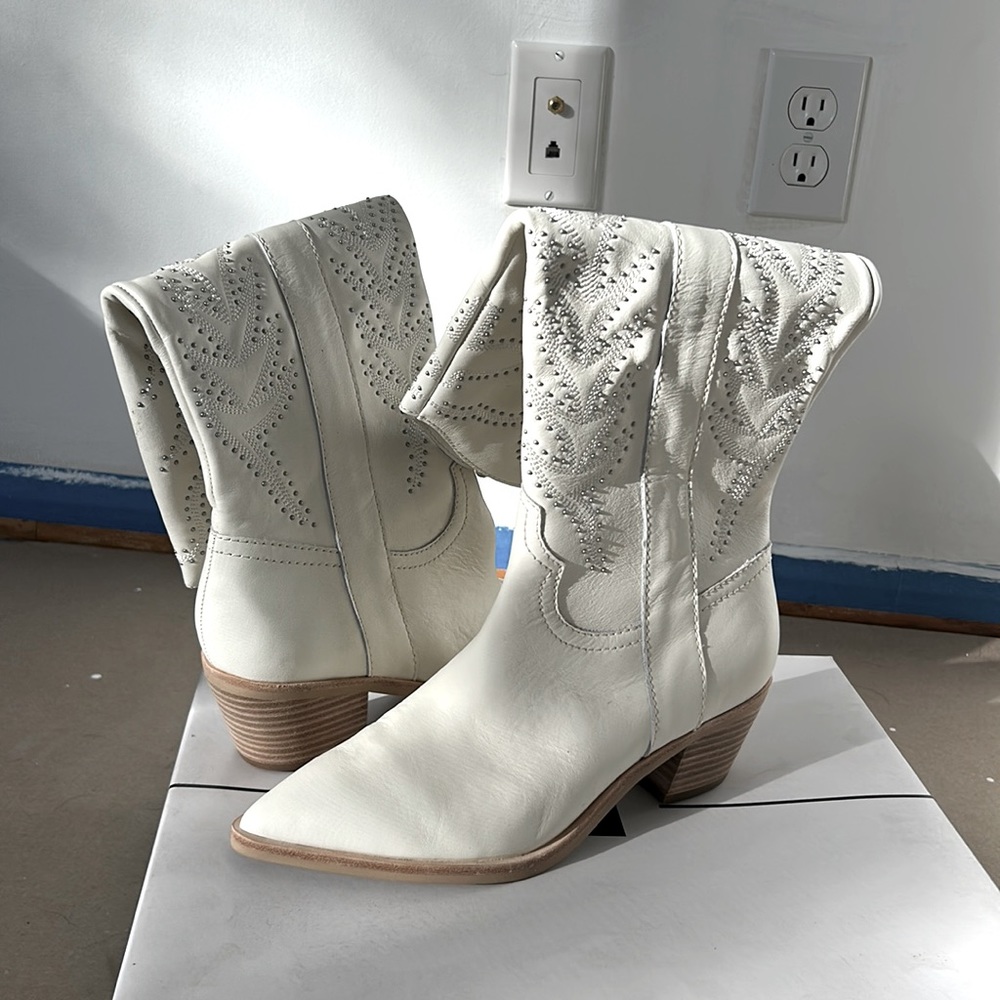 Dolce Vita white/cream cowgirl boots